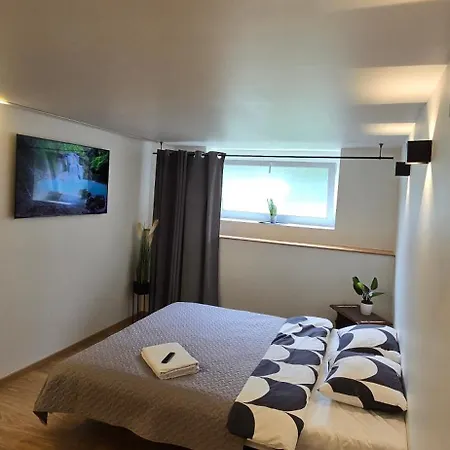 T6 Apartment *